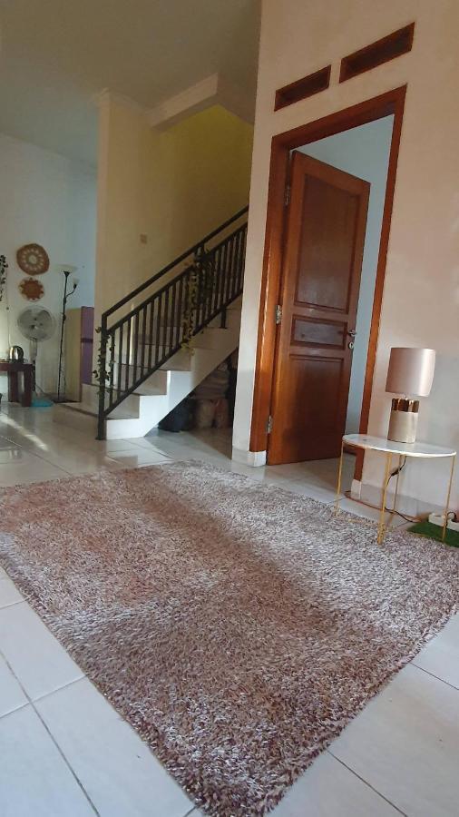 House In Bekasi Timur Villa Exteriör bild