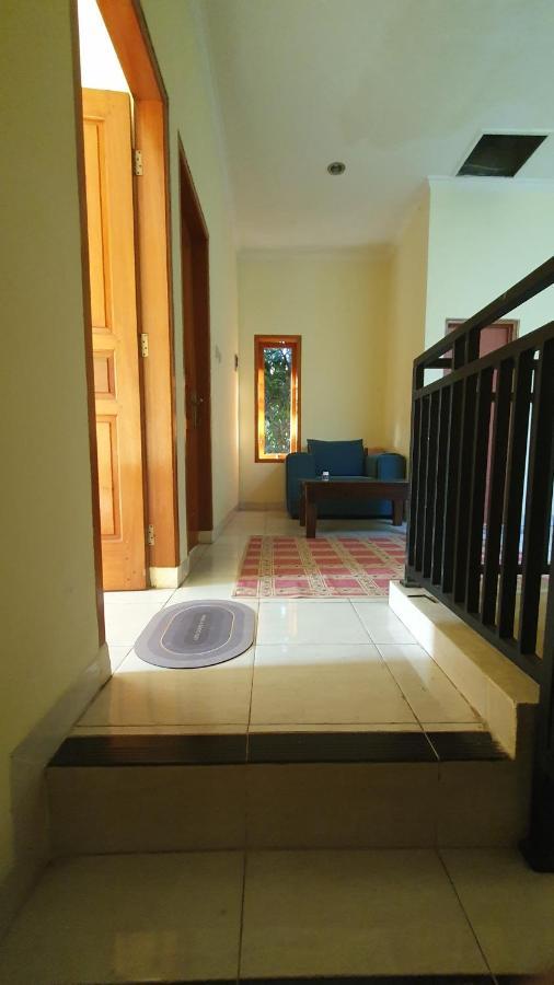 House In Bekasi Timur Villa Exteriör bild